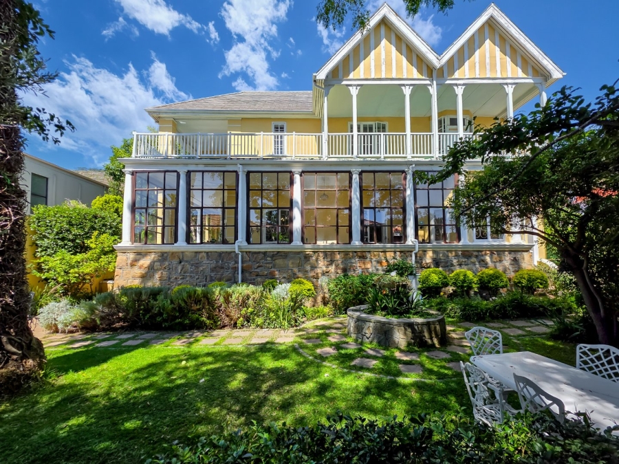 5 Bedroom Property for Sale in Fresnaye Western Cape